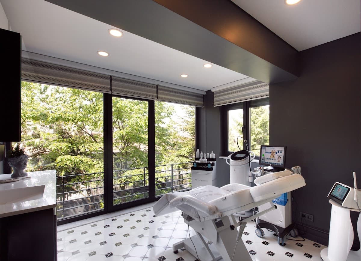 Op. Dr. Mirza Fırat - Plastik ve Estetik Cerrahi Kliniği