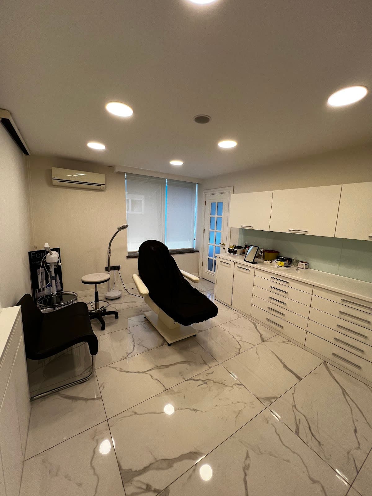 Op.Dr. Mert Meral Antalya Estetik Plastik Cerrahi Kliniği