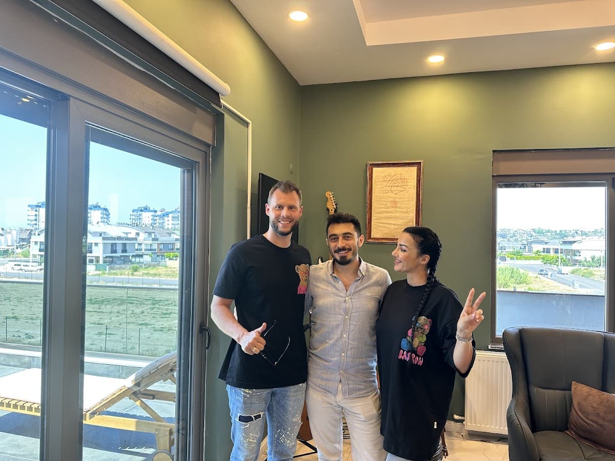 Dr. MFO - Art, Surgery & Beauty