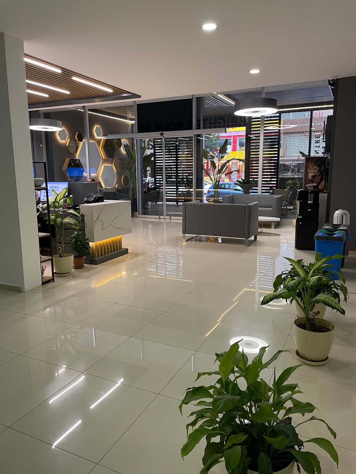 Venedik Dental Clinic Turkey – Dental Implants & Veneers