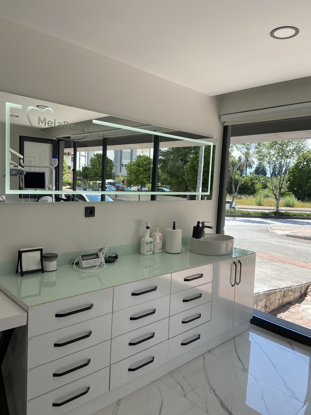 Özel Meladent Ağız ve Diş Sağlığı Polikliniği