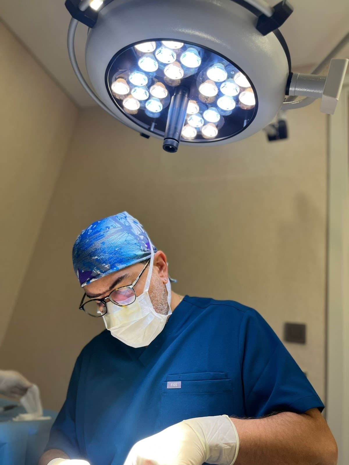 Op.Dr. İskender Alkın Solmaz Klinik / Göz Hastalıkları ve Oküloplastik Cerrahi