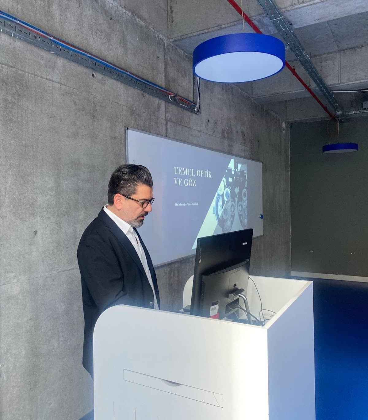 Op.Dr. İskender Alkın Solmaz Klinik / Göz Hastalıkları ve Oküloplastik Cerrahi