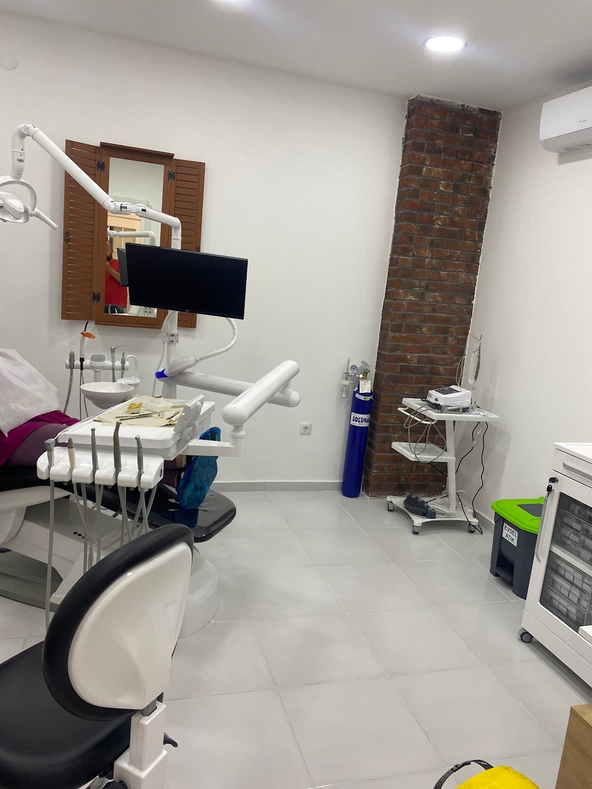 Dent Atelier Ağız ve Diş Sağlığı Polikliniği