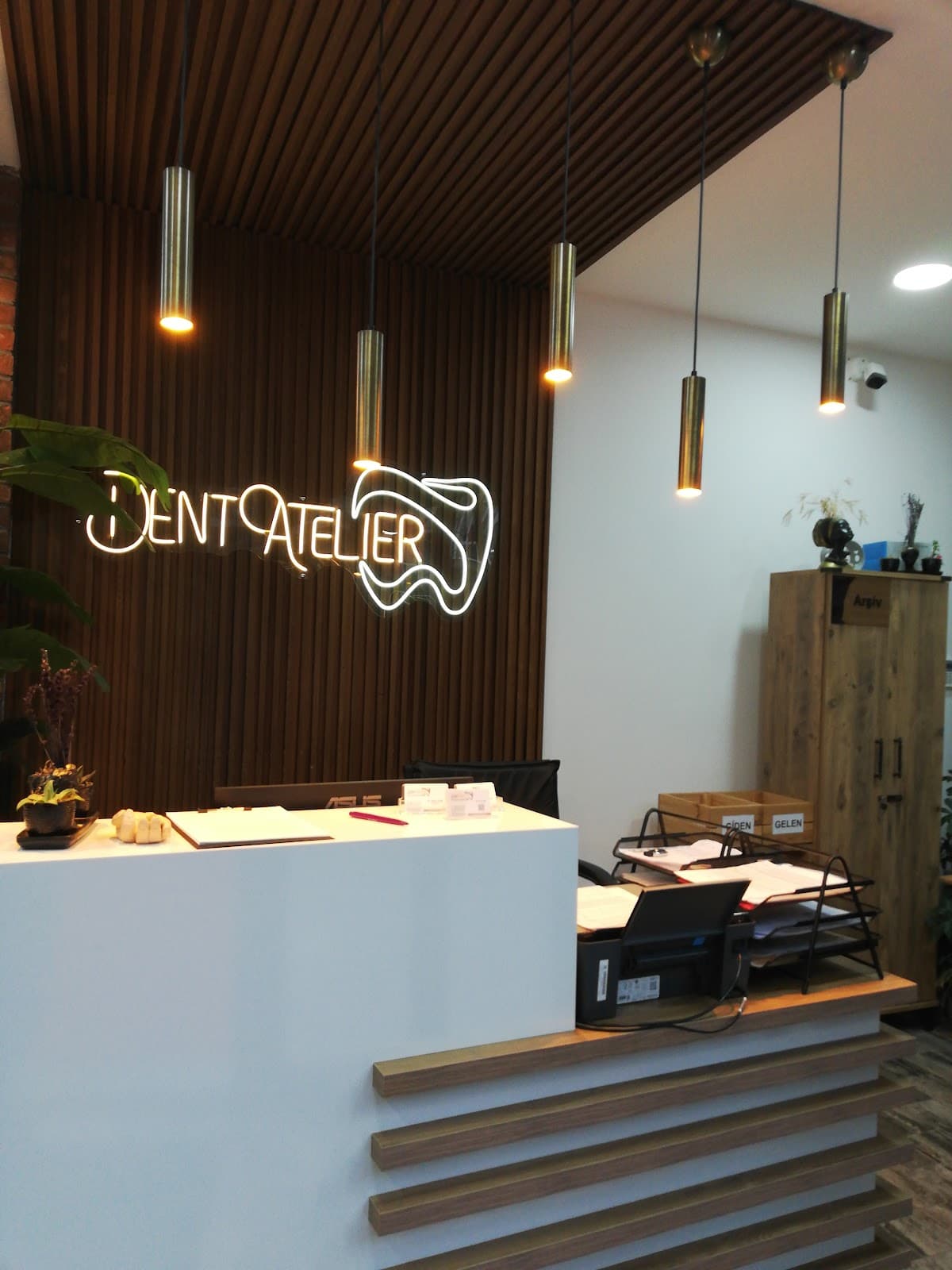 Dent Atelier Ağız ve Diş Sağlığı Polikliniği