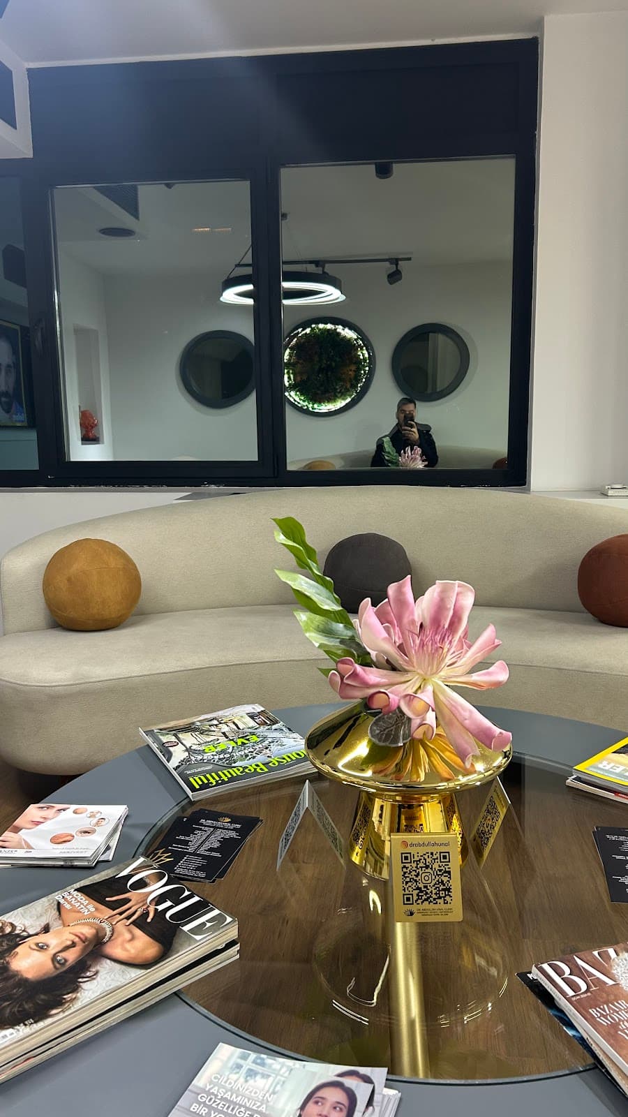 Dr.Abdullah ÜNAL / Dermatology / Aesthetic/ Botox / Dolgu / Lazer Tedavileri / Filler / Laser Treatments / Hair Transplant