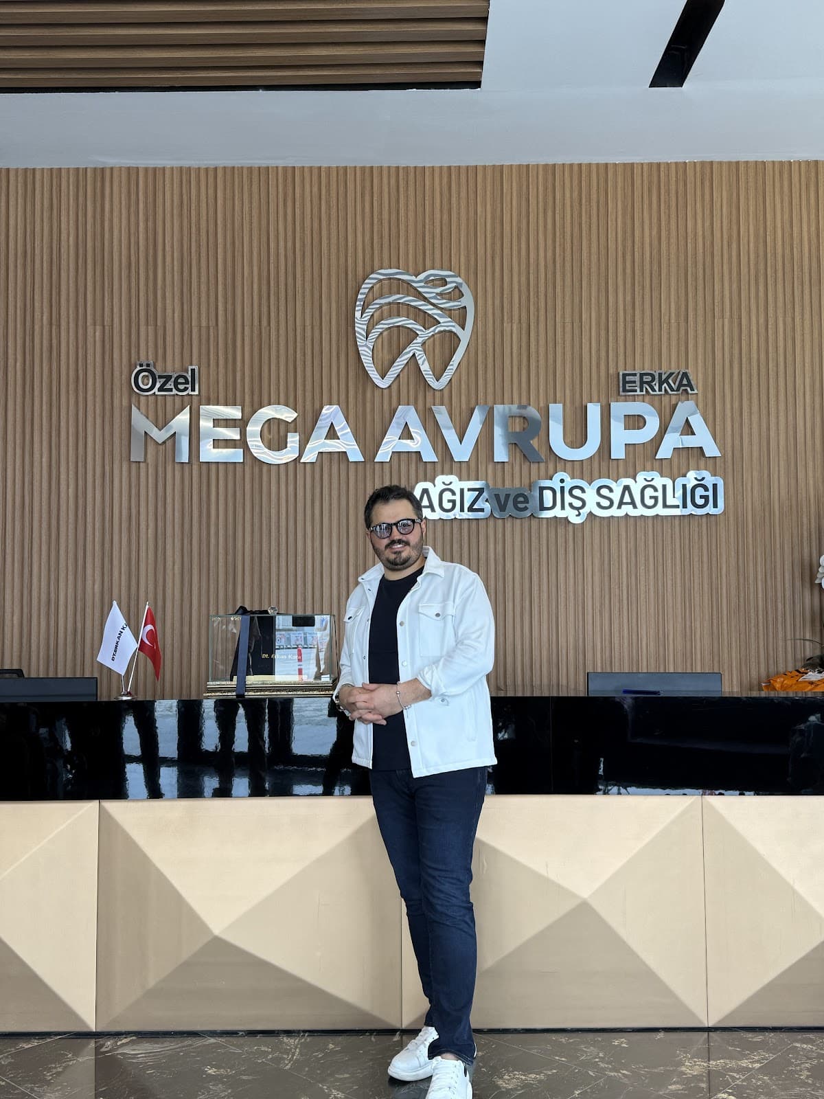 Mega Avrupa Ağız ve Diş Sağlığı Polikliniği 7/24 Acil