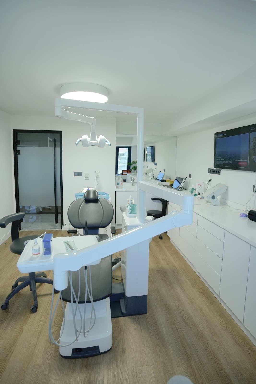 Dental İmplant Clinic in İstanbul