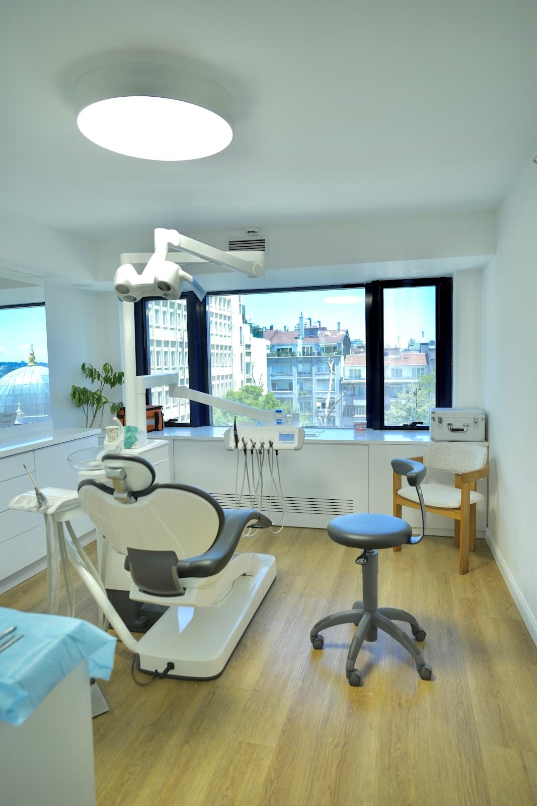 Dental İmplant Clinic in İstanbul