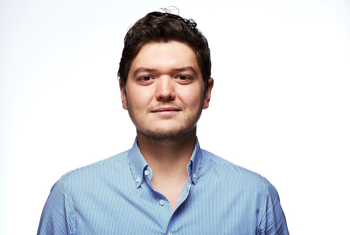 Best Dentist in Turkey İstanbul - Dr. Samet - Dental Implants Turkey - Best Dental Clinic in Turkey