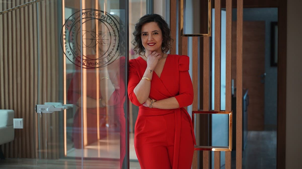 Prof. Dr. Gökçe ÖZEL / FACIAL PLASTIC SURGERY