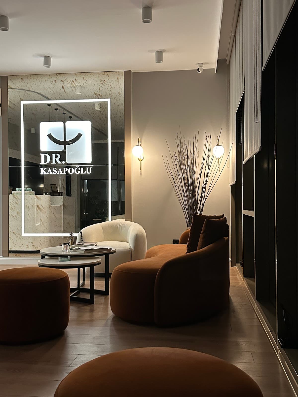 Dr. Kasapoglu- Clinique Dentaire Istanbul/Turquie -Francophone- IMPLANT DENTAIRE TURQUIE / FACETTE DENTAIRE / EMAX