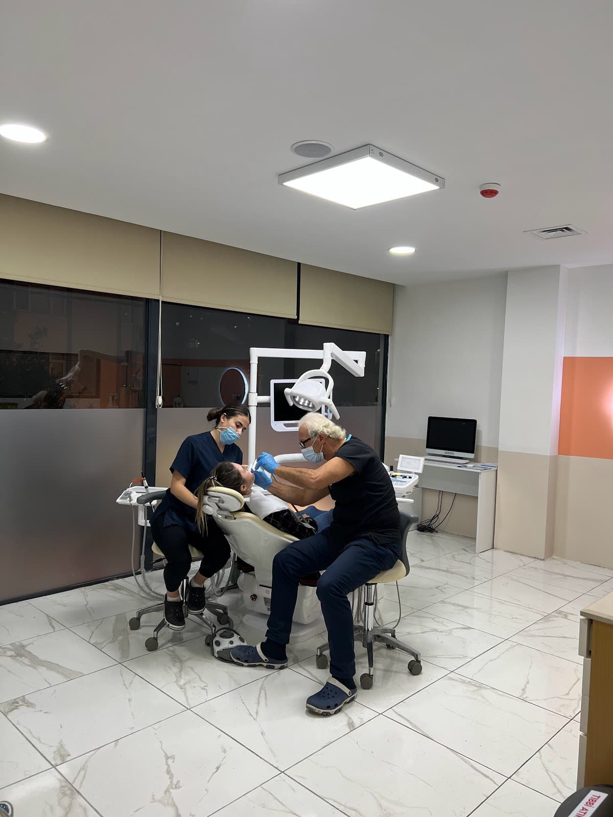 Dt. İstanbul Ağız ve Diş Sağlığı Polikliniği