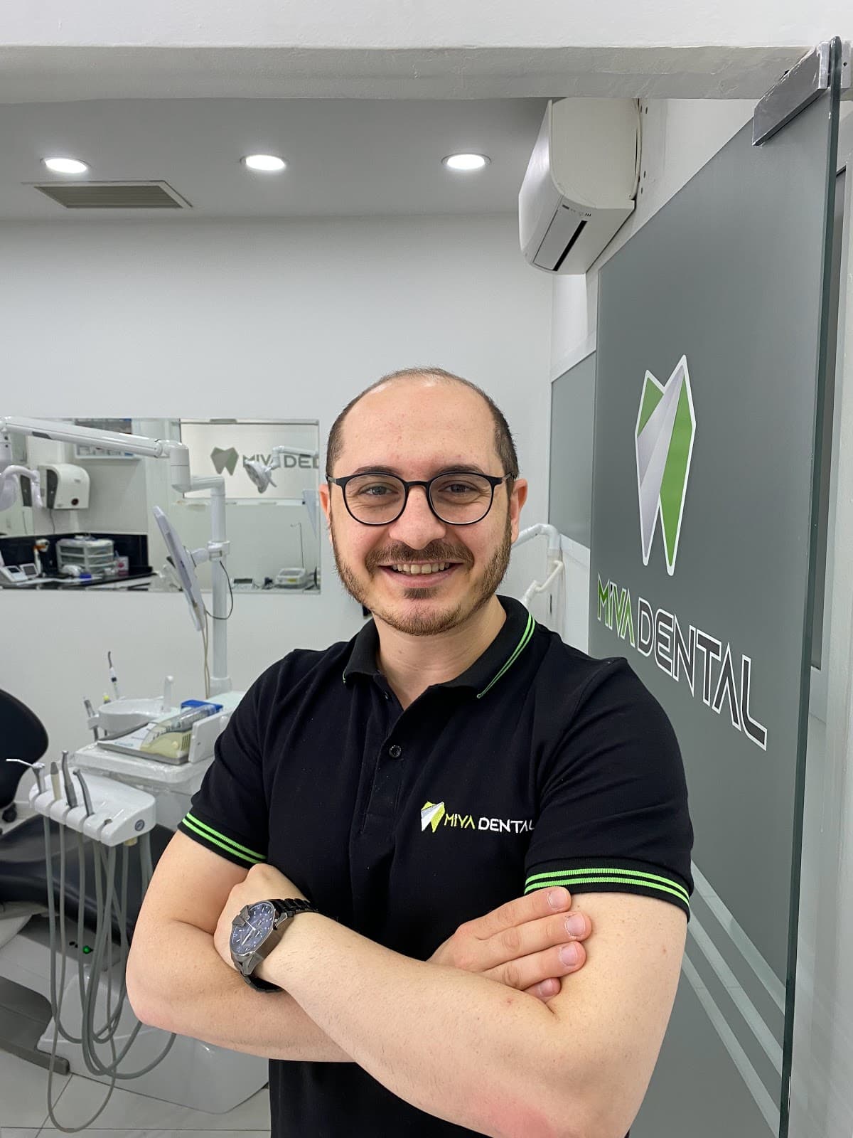 Dentist Erdem Alperen OFLİ