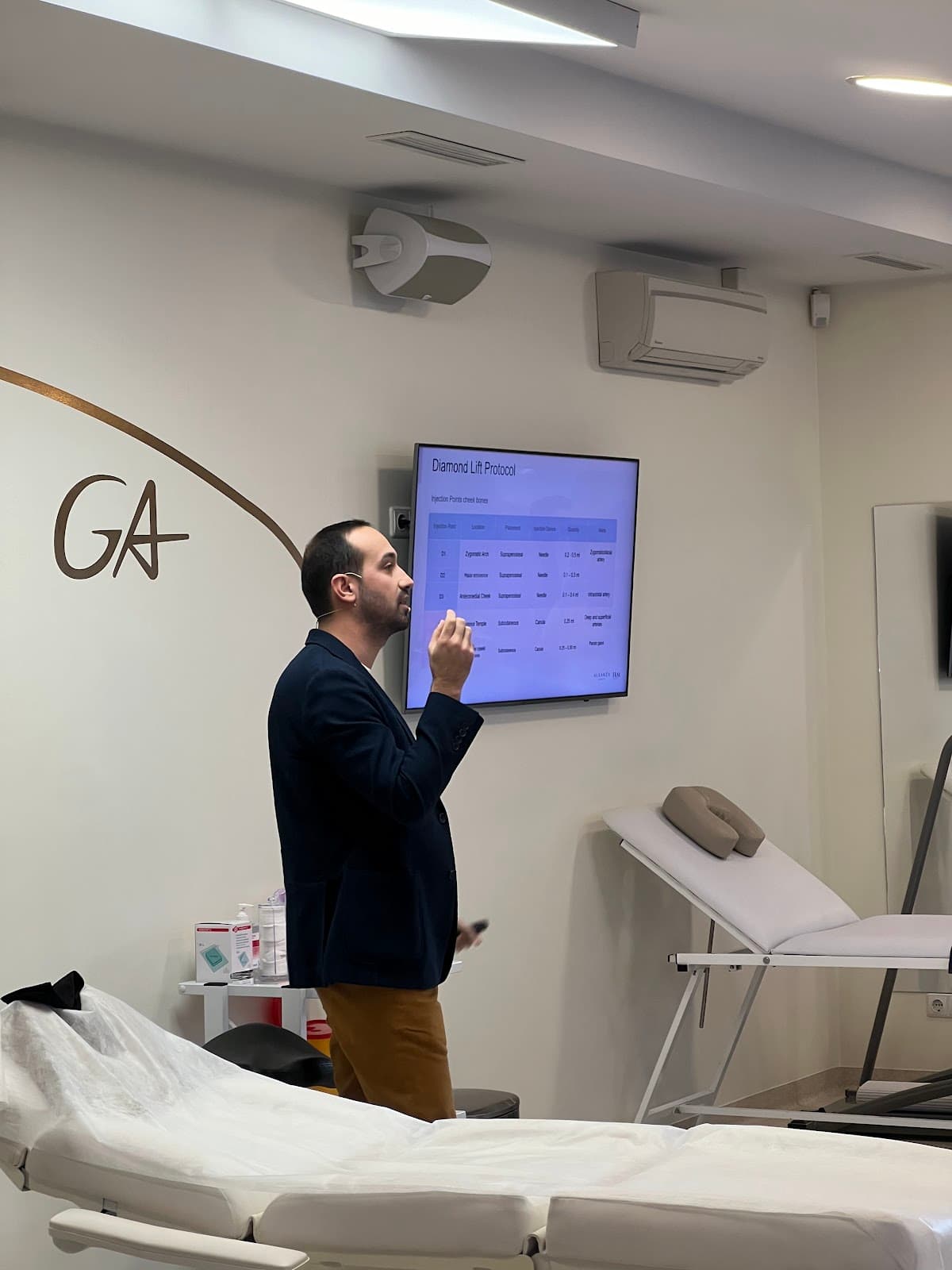 Op. Dr. Burak Pasinlioğlu - Plastik Cerrahi Kliniği