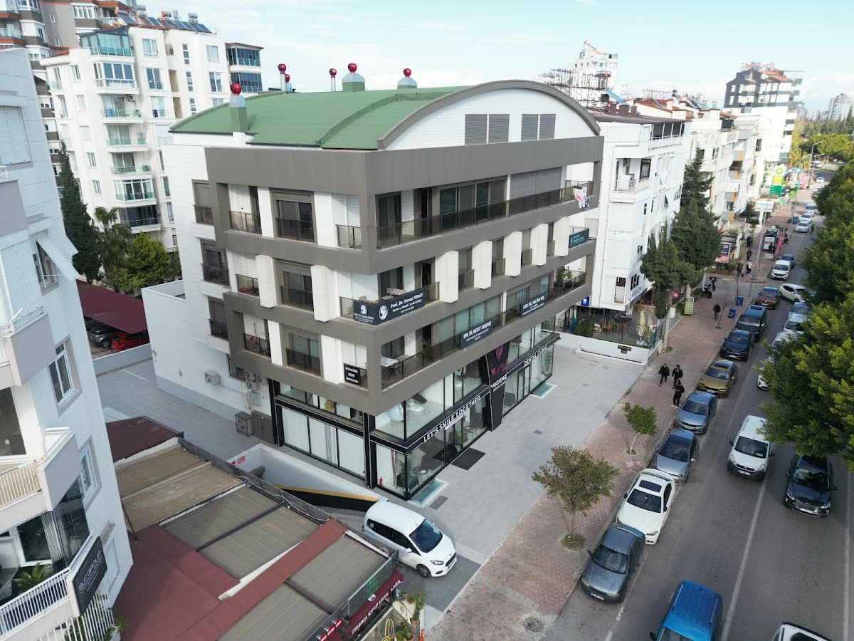 Prof. Dr. Cemal Fırat Estetik ve Plastik Cerrahi Kliniği