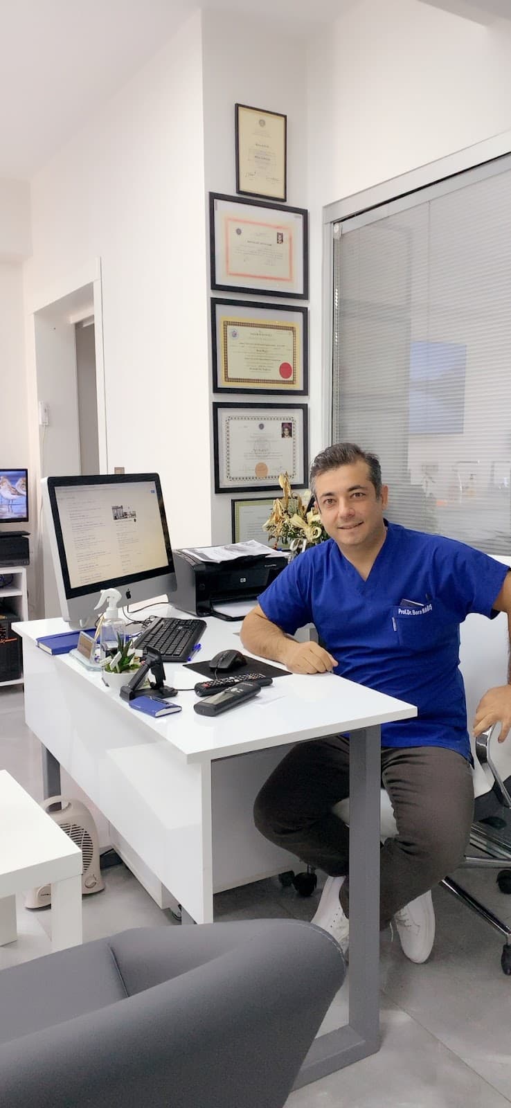 Diş Hekimi Prof. Dr. Bora Bağış