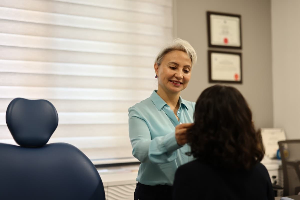 Dermatolog Dr. Fatma YILDIZ