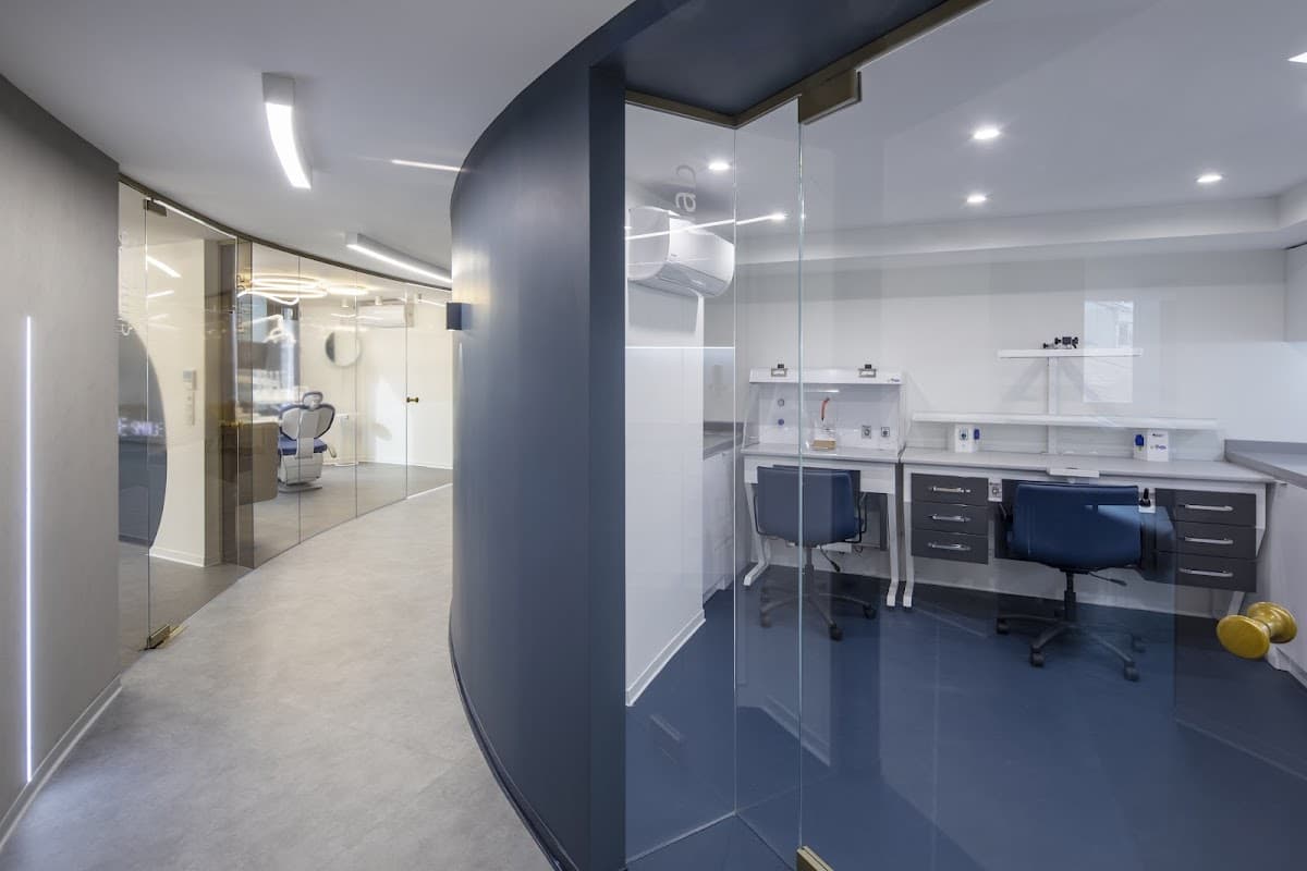 Soho Dental Clinic – All on X & Dental Implant Center