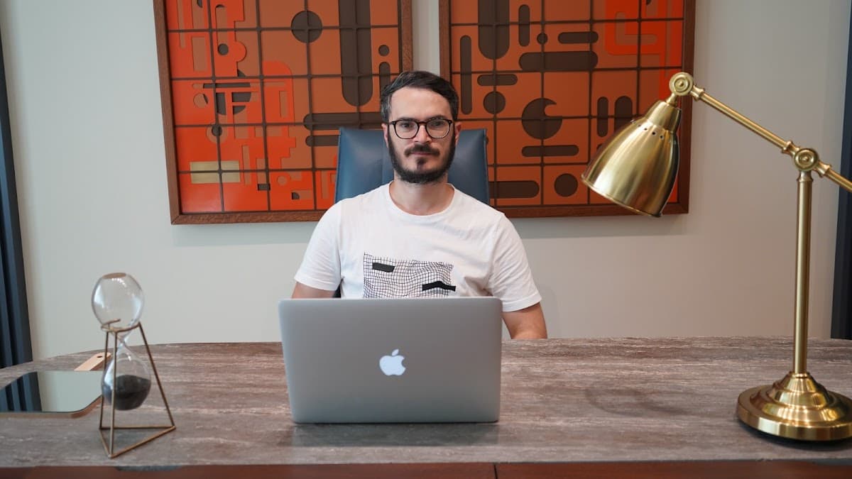 Op. Dr. Ali Çetinkaya - YÜZ GERME - MEME ESTETİĞİ