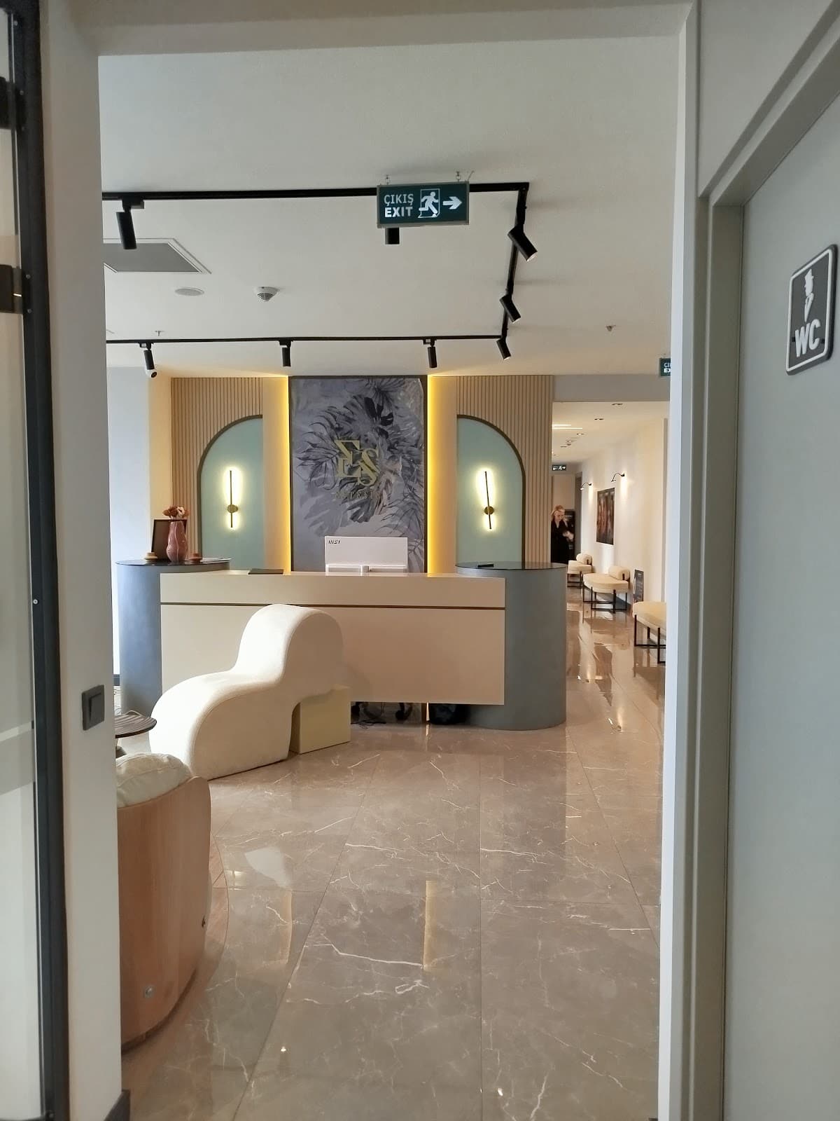 Estesie Dental Clinic™ Certified the Best Dental Implants in Turkey | Zirconium Laminate | Hollywood Smile in Istanbul