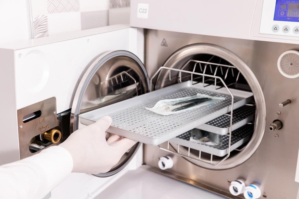 İSTANBUL KLİNİK AĞIZ VE DİŞ SAĞLIĞI POLİKLİNİĞİ