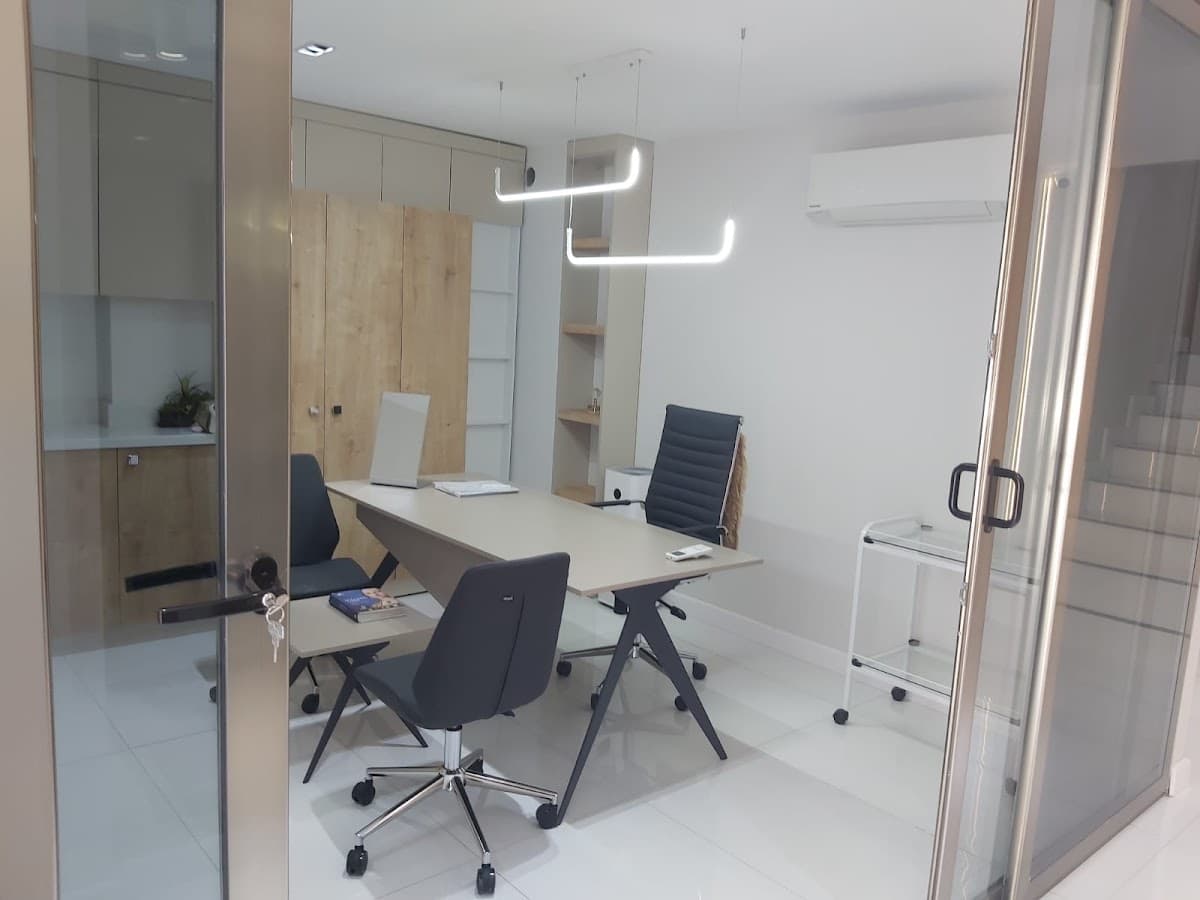 Prof. Dr. Arzu Akçal Plastik ve Estetik Cerrahi Uzmanı