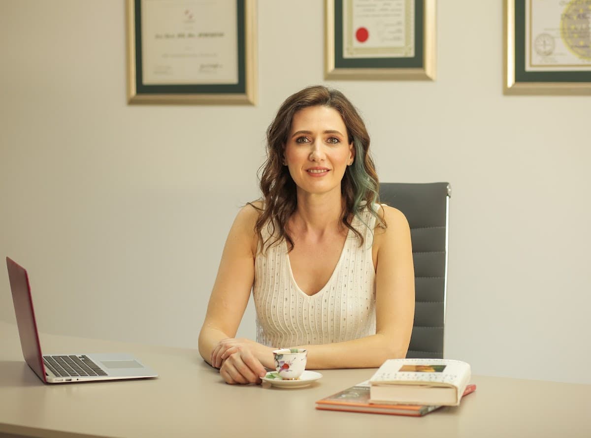 Prof. Dr. Arzu Akçal Plastik ve Estetik Cerrahi Uzmanı