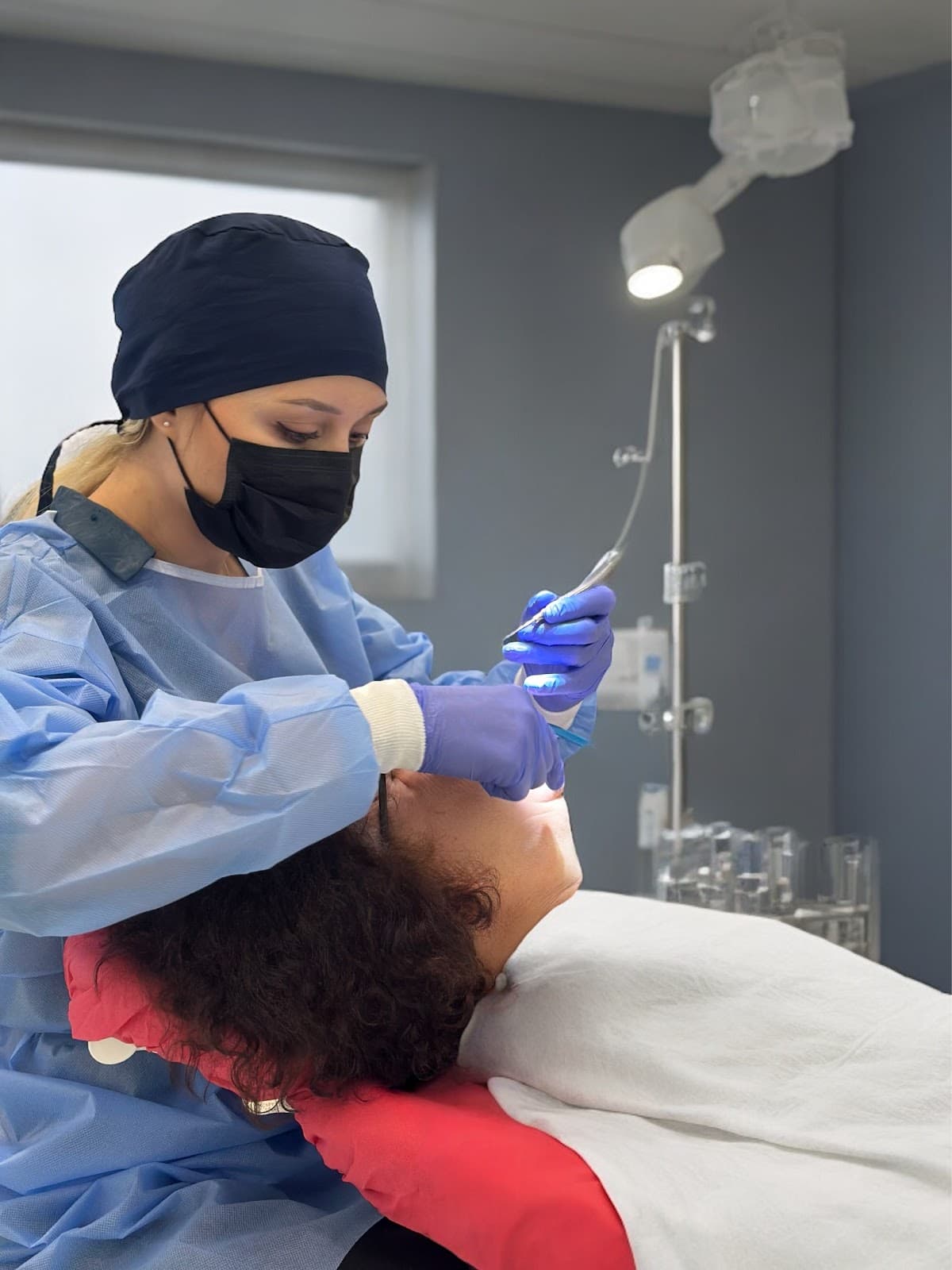 İzmir Diş Protez Uzmanı Uzm. Dt. İrem Ürünal