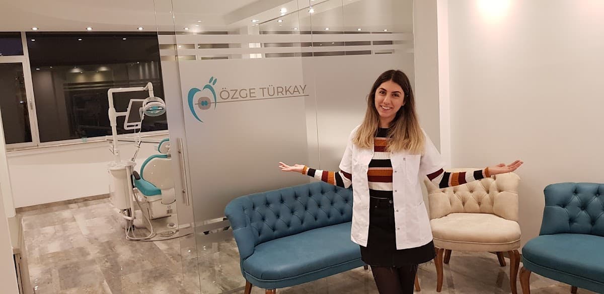 Diş Hekimi Özge Türkay