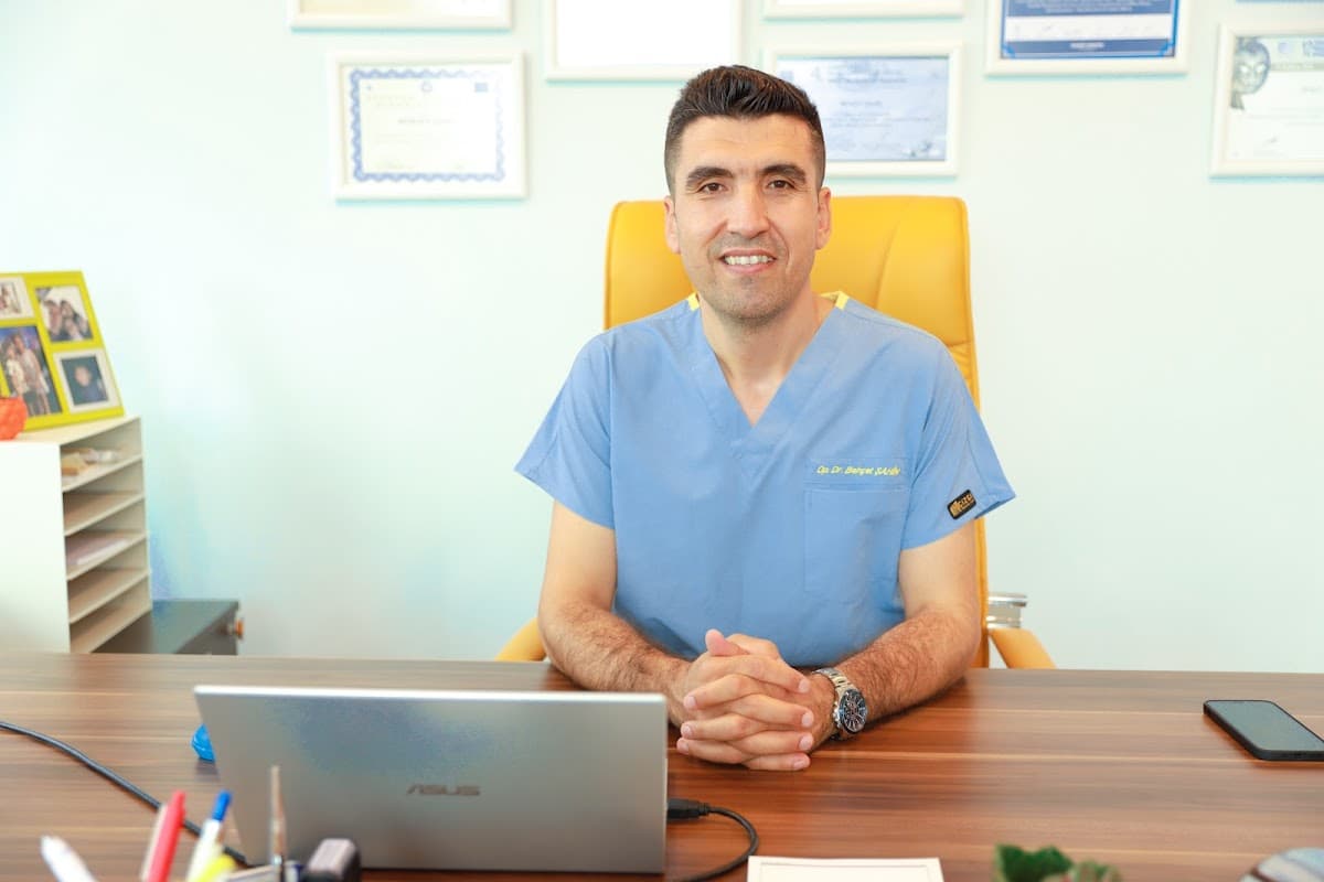 Op. Dr. Behçet Şahin - BURUN VE YÜZ ESTETİĞİ