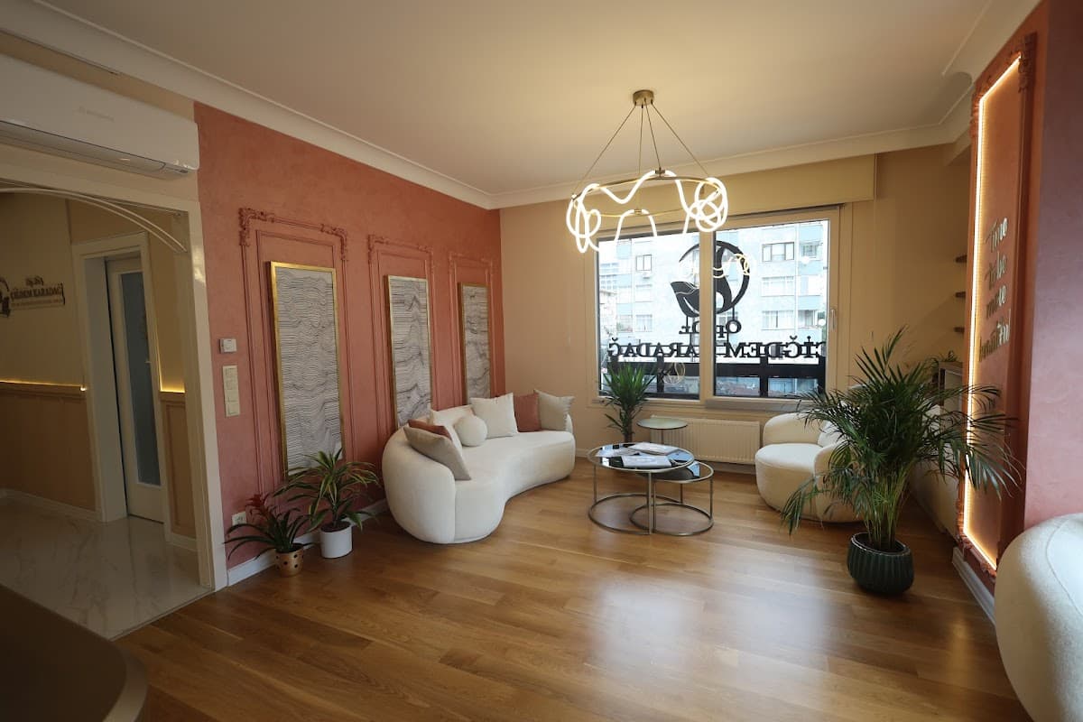 Dr. Doç. Dr. Çiğdem Karadağ