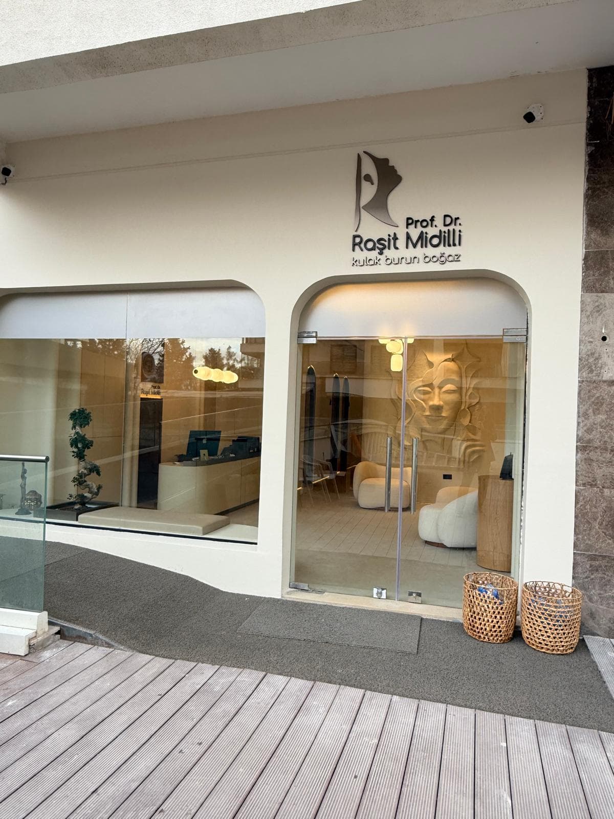 Prof. Dr. Raşit Midilli | İzmir Burun Estetiği Rinoplasti