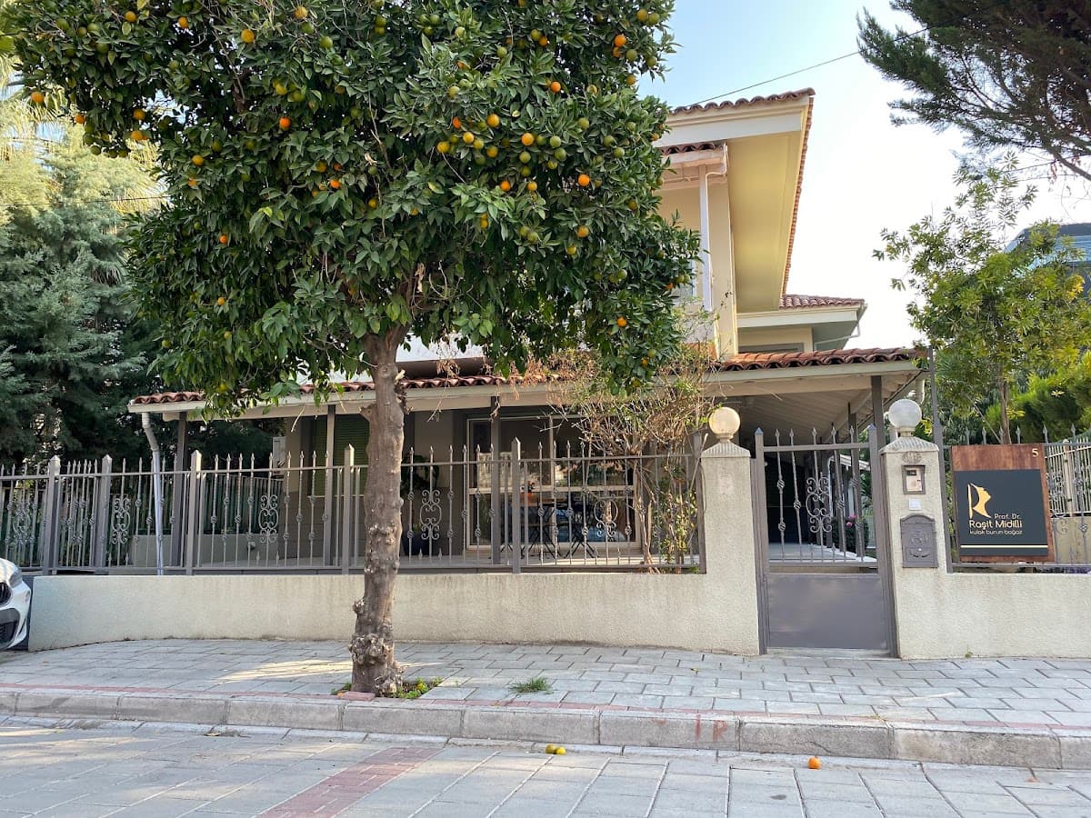 Prof. Dr. Raşit Midilli | İzmir Burun Estetiği Rinoplasti