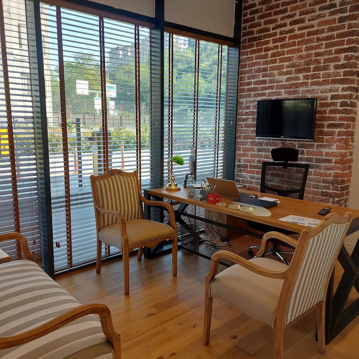 Doç. Dr. Burhan Özalp - Plastik ve Estetik Cerrahi Uzmanı