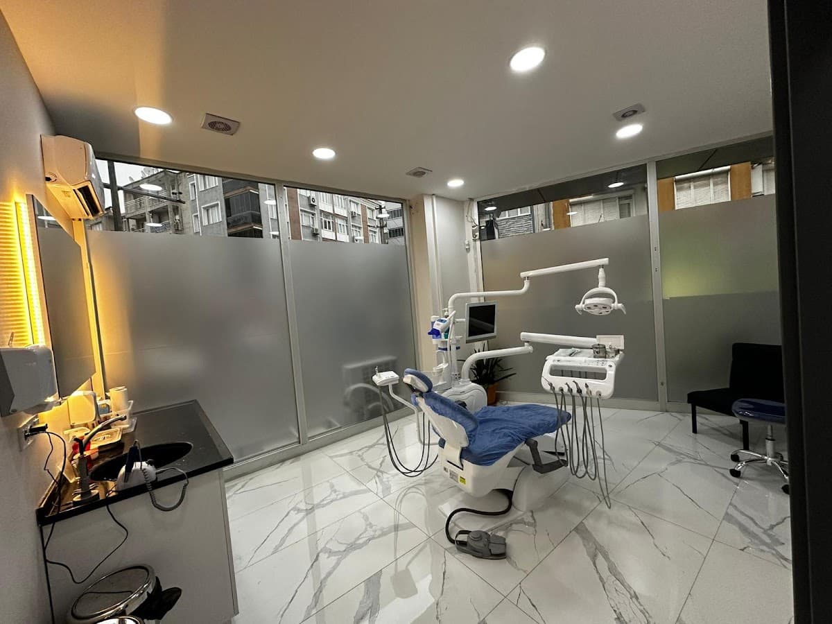 Denta İzmir Ağız ve Diş Sağlığı Polikliniği
