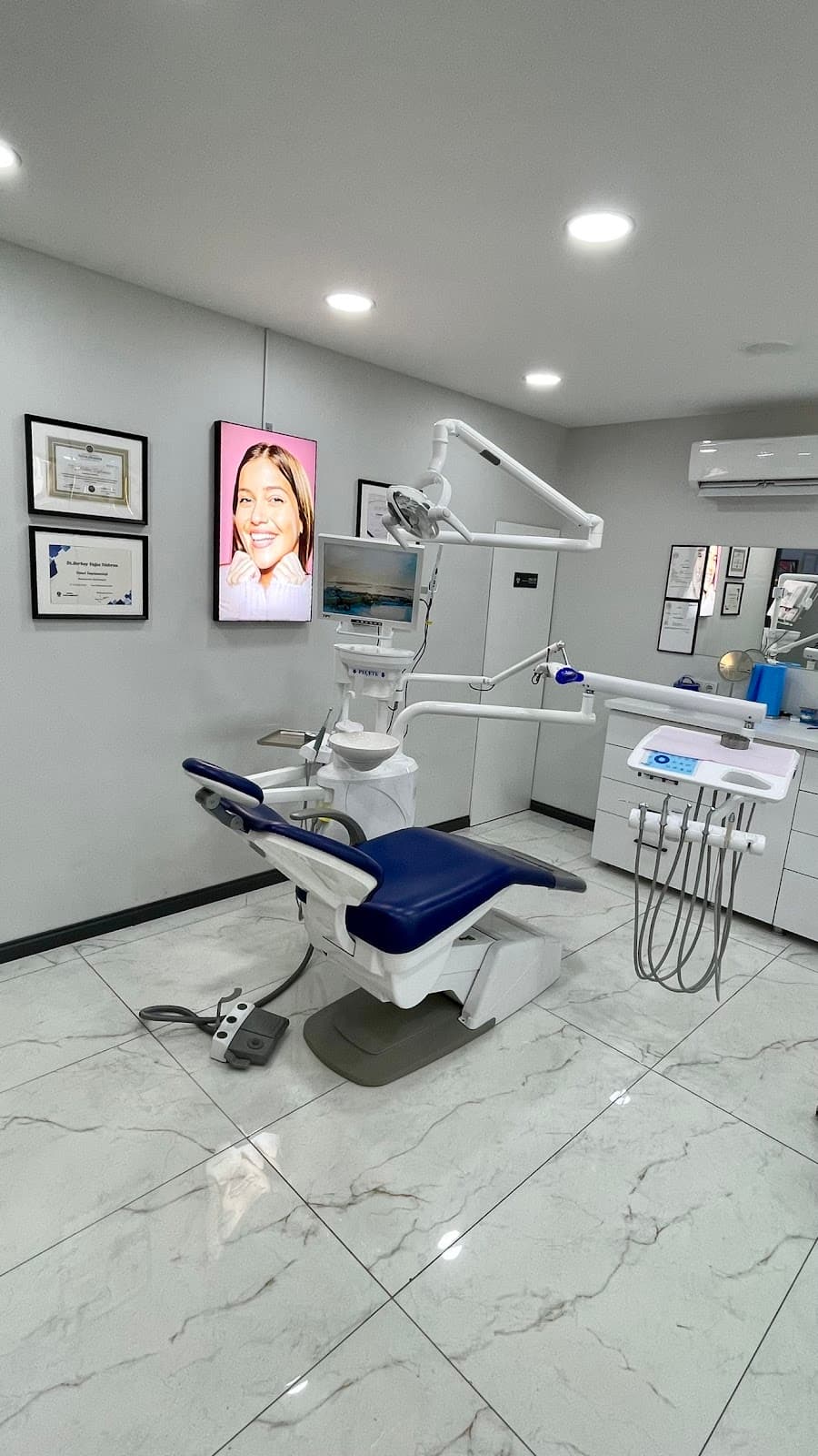 Dt.Berkay Yağız Yıldırım Dental Studio Diş Kliniği