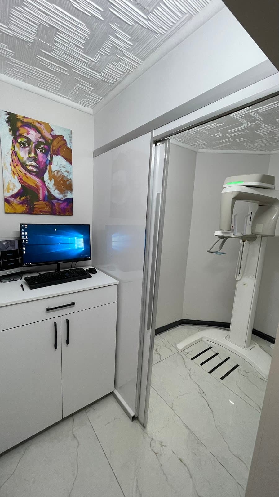 Dt.Berkay Yağız Yıldırım Dental Studio Diş Kliniği