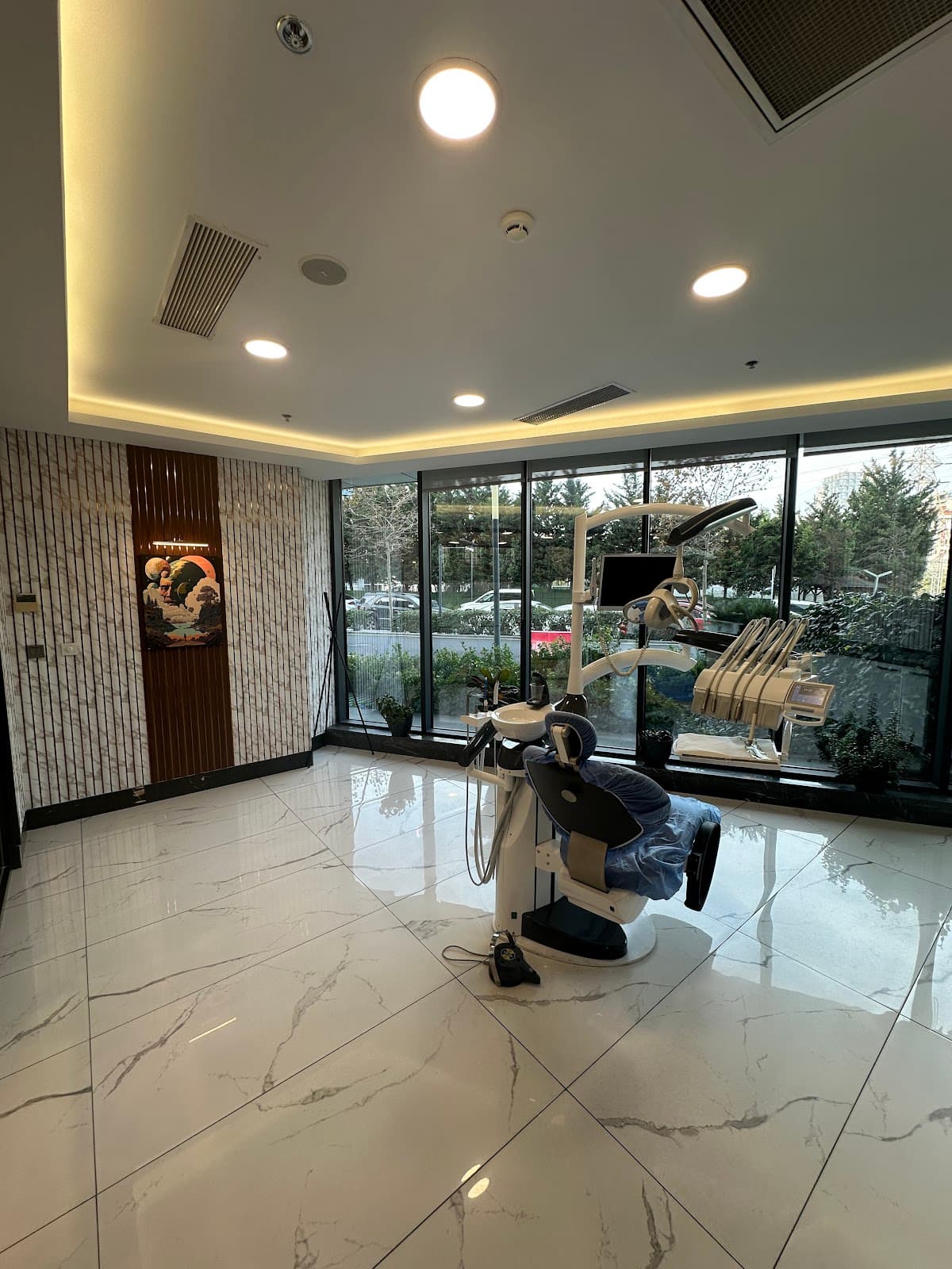 Karat Dental Clinic Turkey | Dental implants turkey | Implants dentaires Turquie