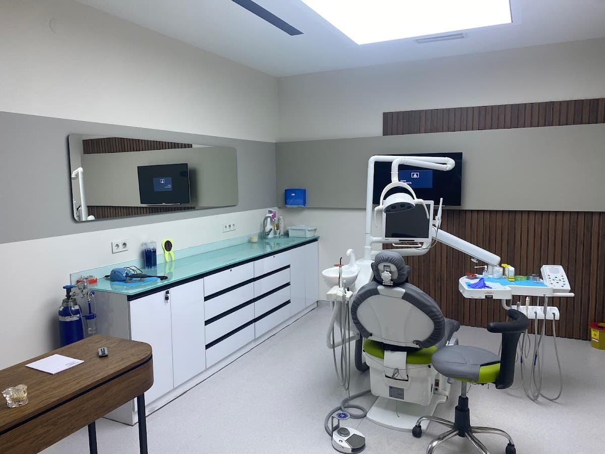 İzmir Dent Özel Ağız ve Diş Sağlığı Polikliniği