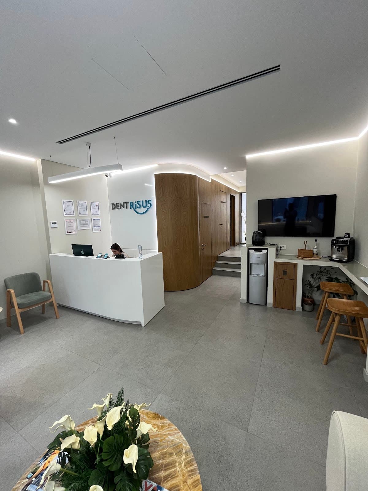 Dent Risus Diş Polikliniği