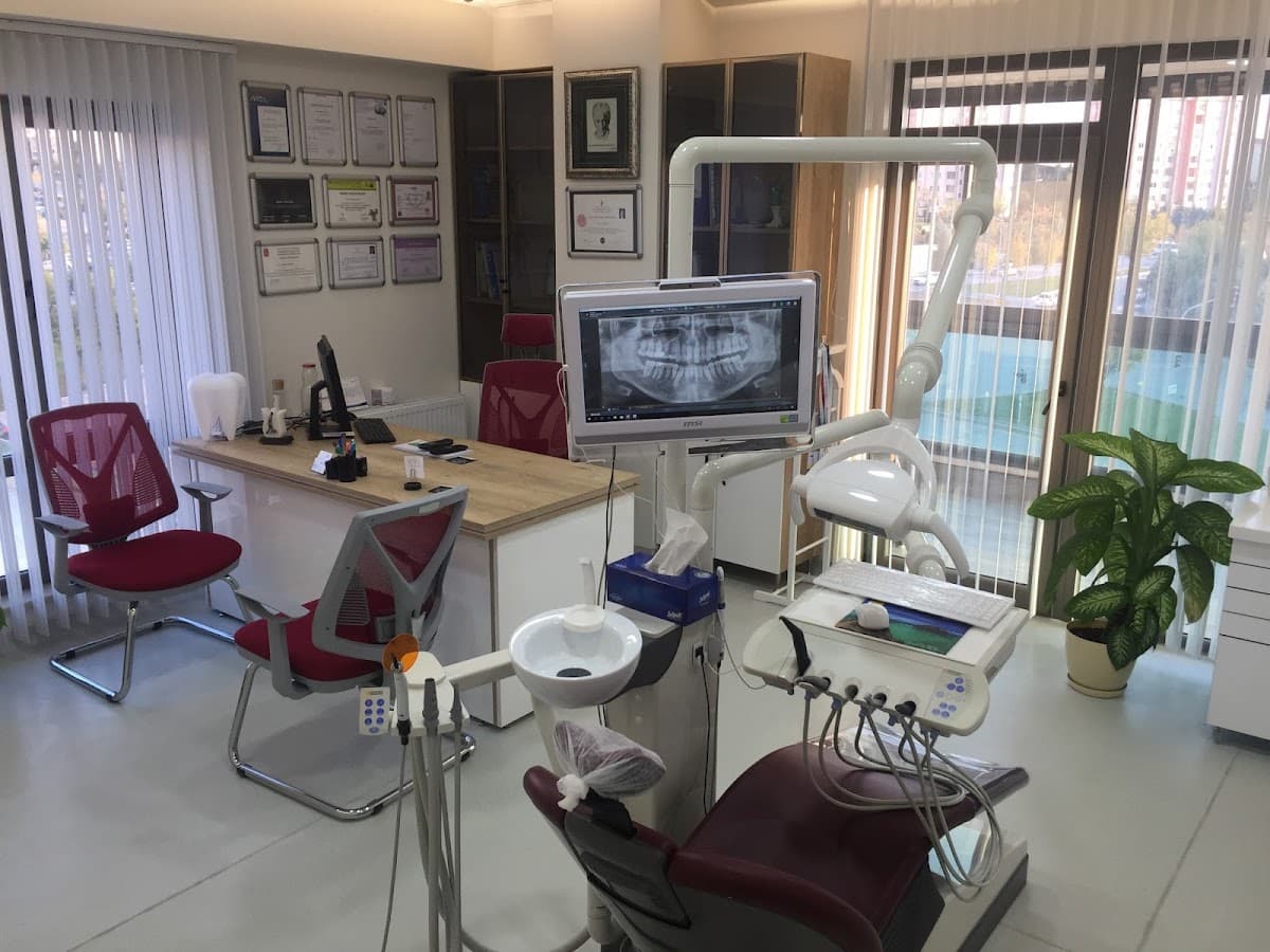 Dentplant Ağız Ve Diş Sağlığı Polikliniği - Emre YANARAL