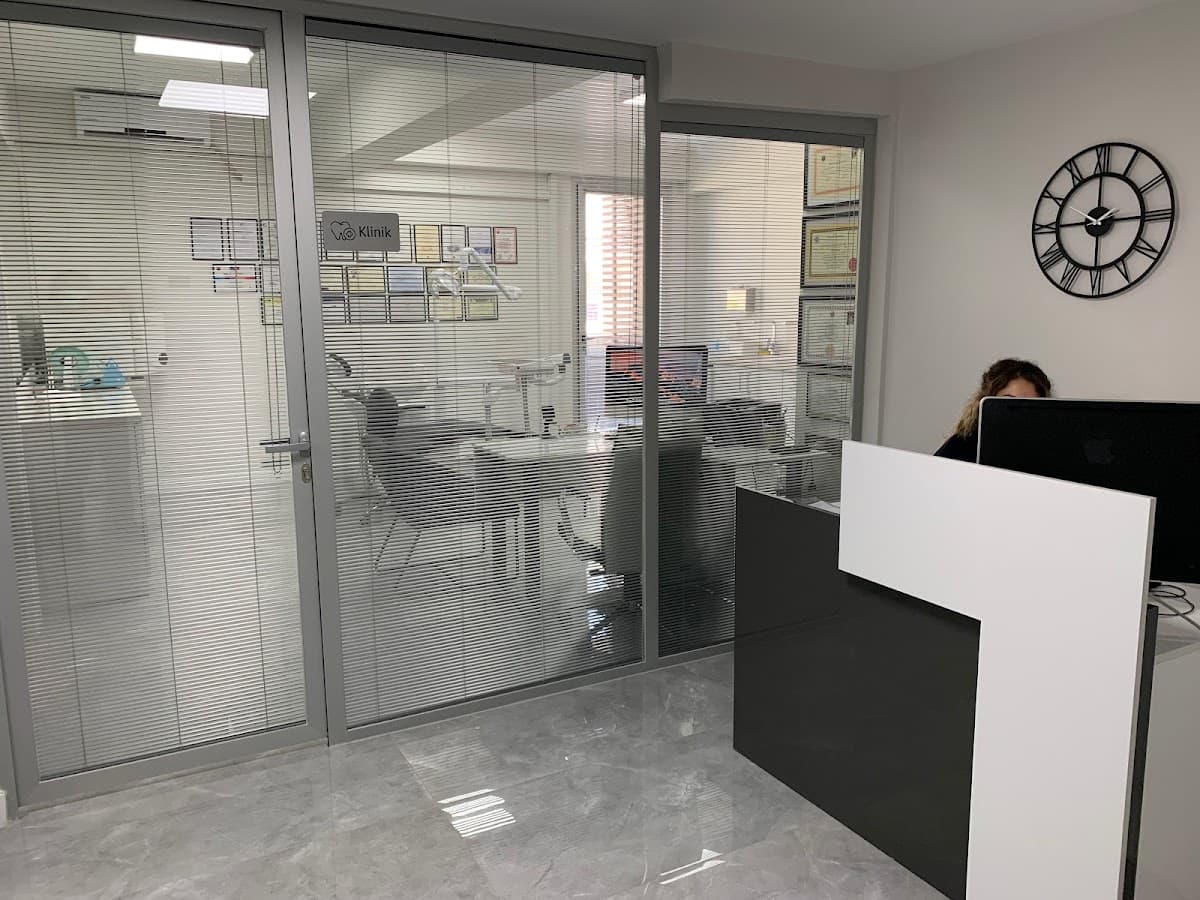 Diş Hekimi Prof. Dr. Bora Bağış