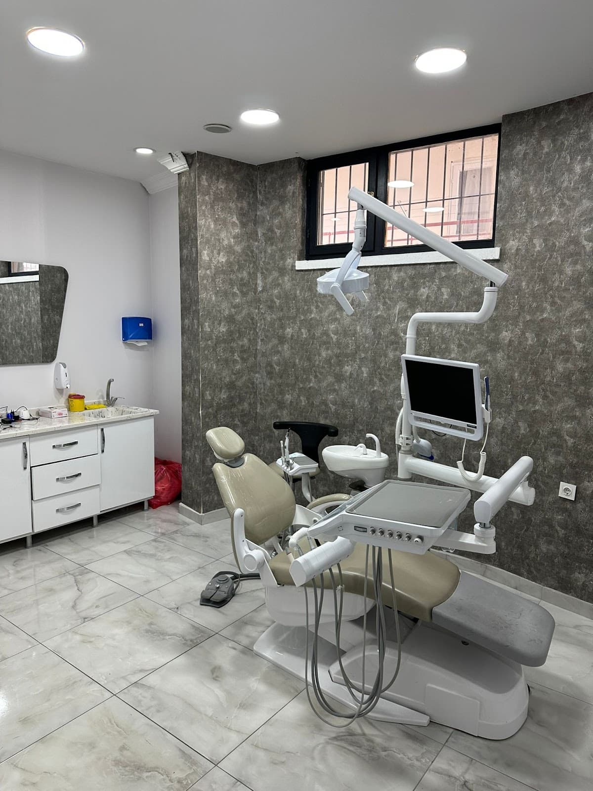 Dt Burak Can Ankara Nöbetçi Dişçi