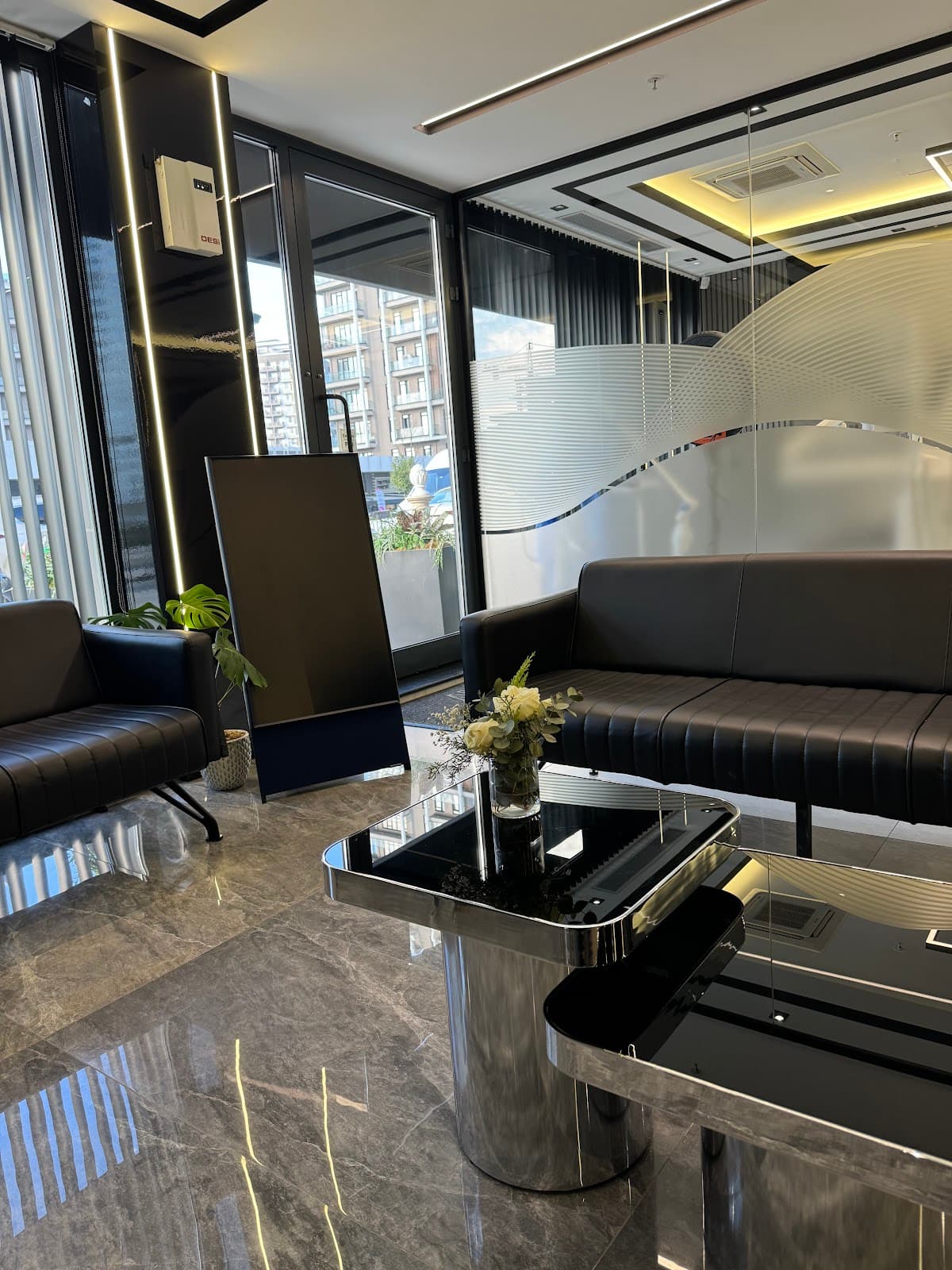 Kristal İstanbul Ağız ve Diş Sağlığı Polikliniği