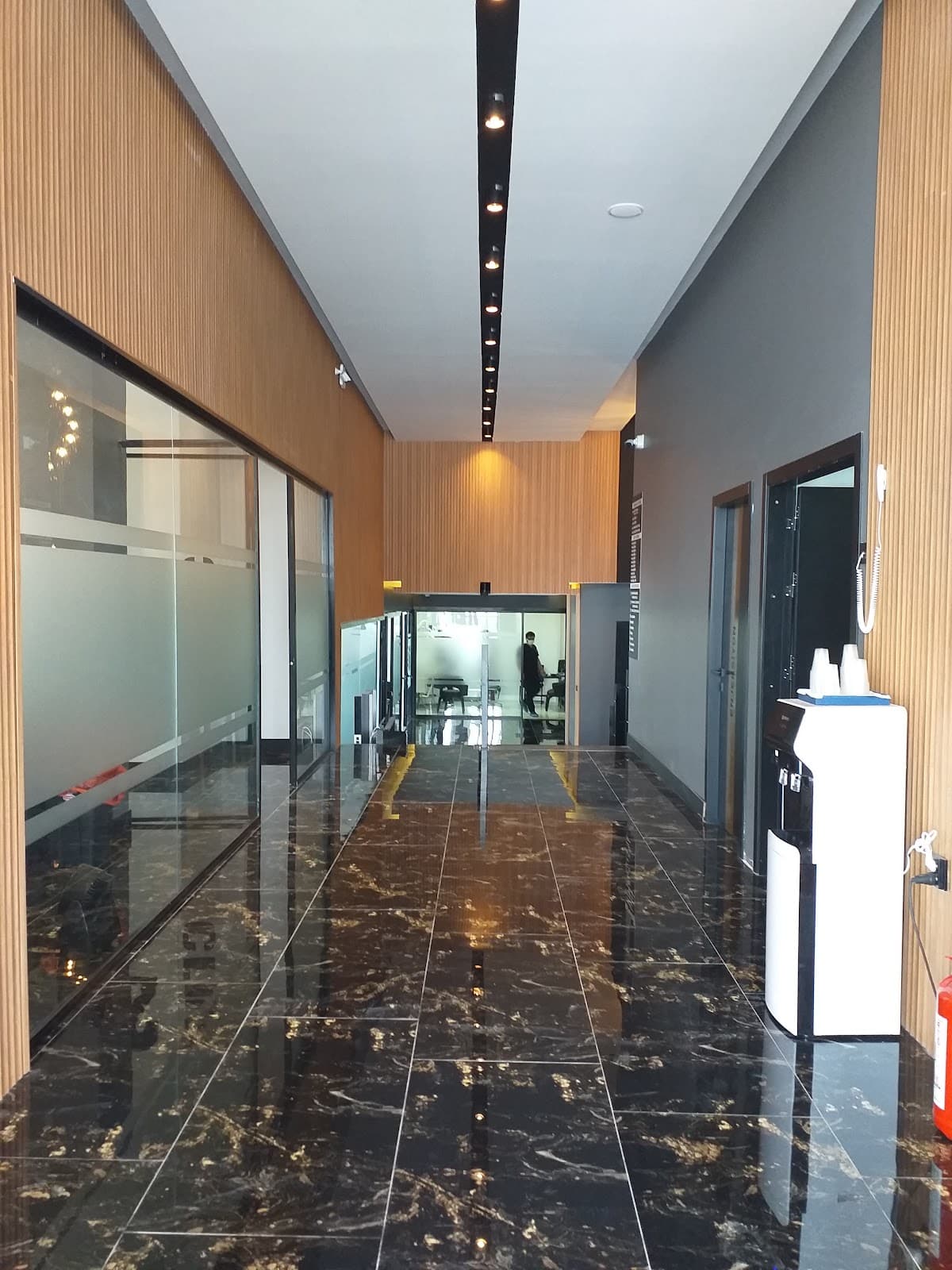 Mega Avrupa Ağız ve Diş Sağlığı Polikliniği 7/24 Acil