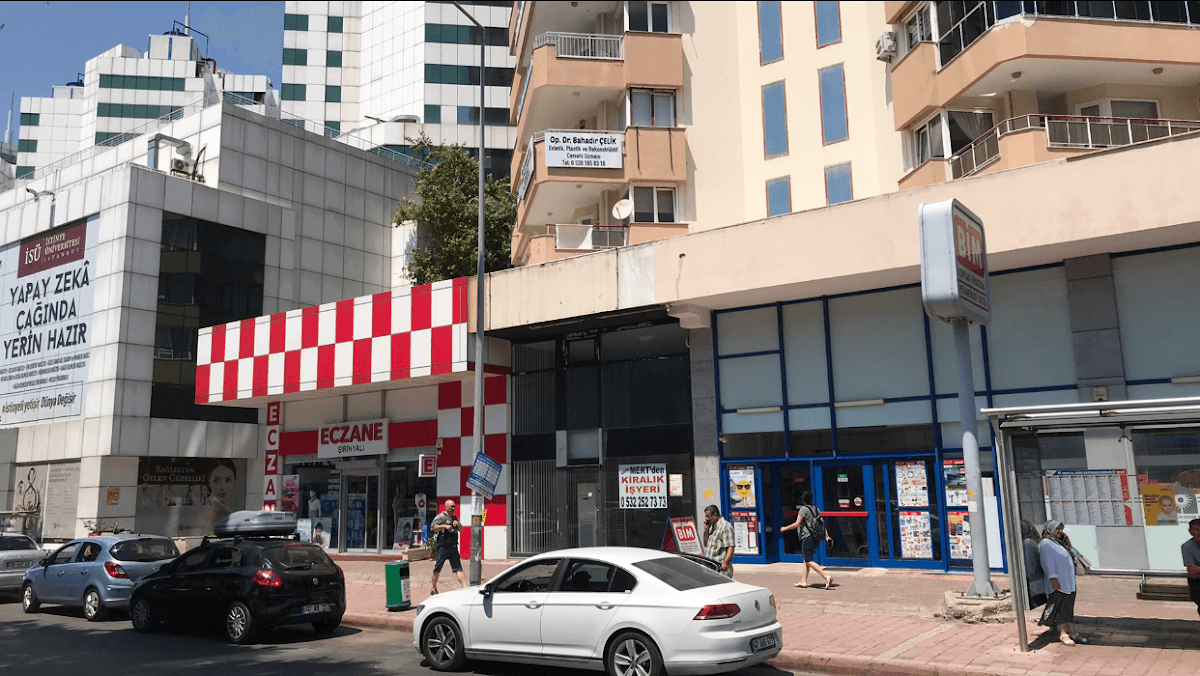 Op. Dr. Bahadır Çelik Estetik ve Plastik Cerrahi Uzmanı