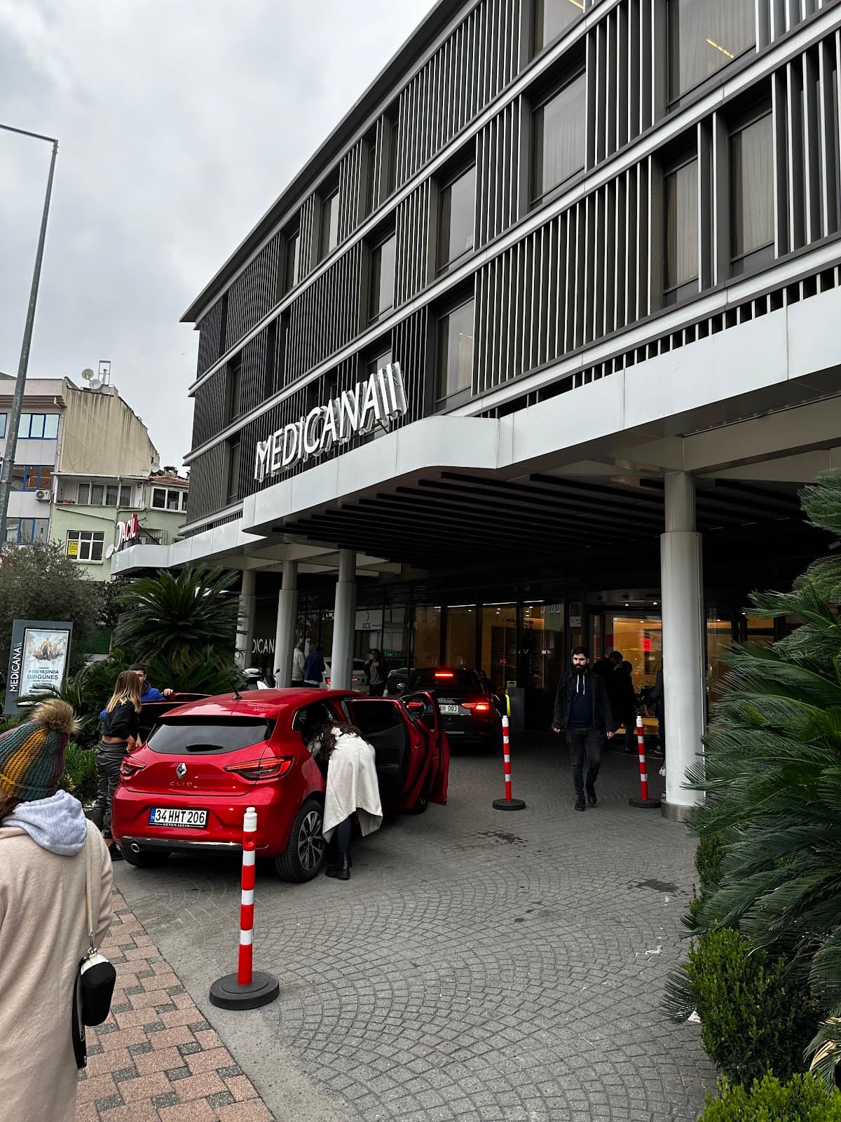 Saç Ekimi Merkezi Saç Ekim İstanbul - Songül Alcı