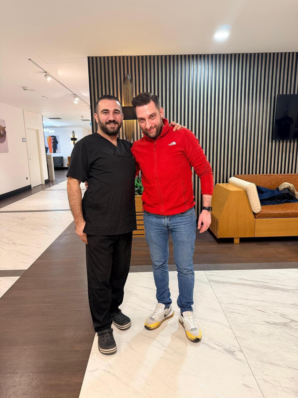 The Hair Ahmet Tosun Saç Ekimi ( İstanbul)