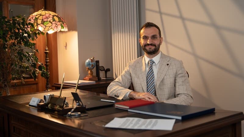 Op. Dr. Ali Sadıoğlu